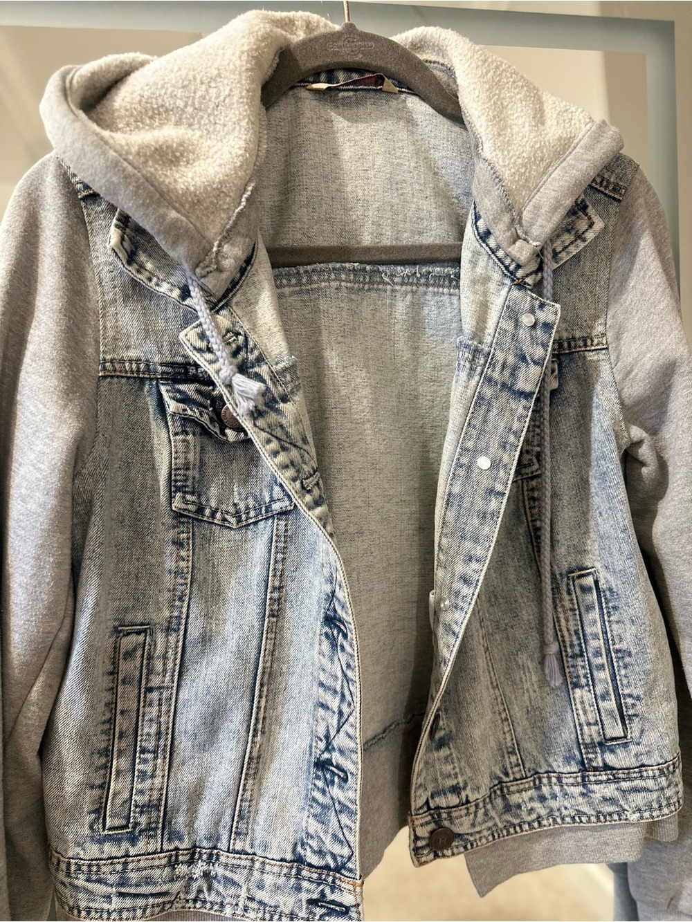 Highway Jeans Light Wash Denim Jacket with Gray Hoodie and Sleeves 🩵🩶 - Picture 2 of 8
